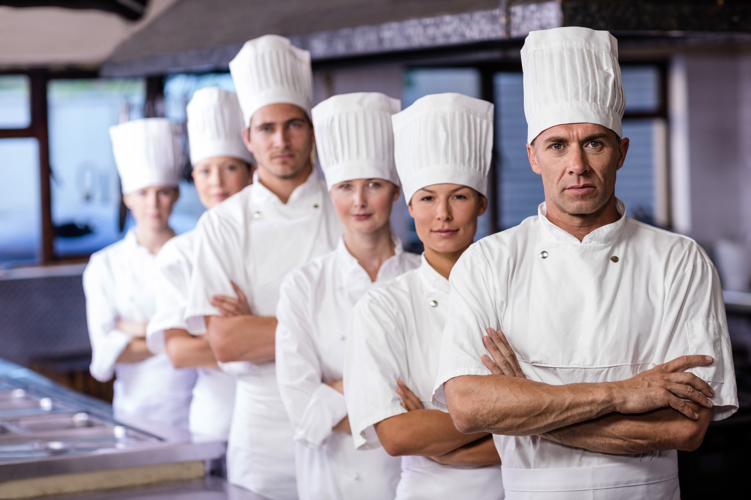 The Challenges of Reviewing Restaurants: From Expectations to Execution